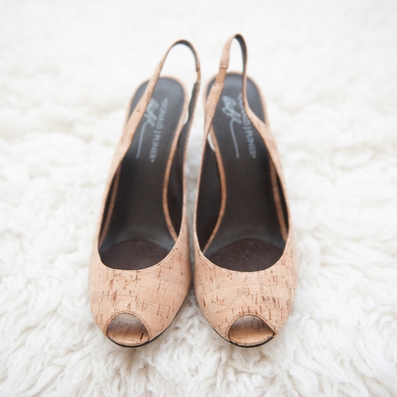 donald pliner ding heels